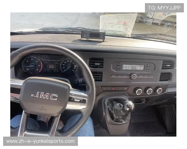 160马力绝对够用,实拍江淮帅铃冷藏车,中控屏堪比IPAD